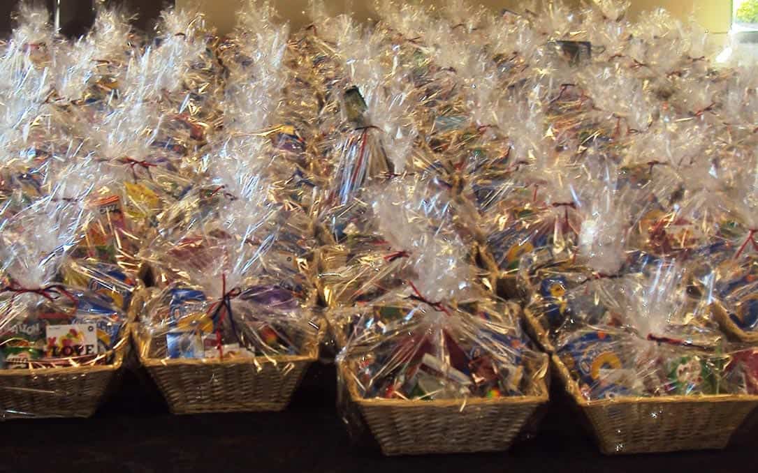 Helping Hampers Team Building Pinnacle Team Events