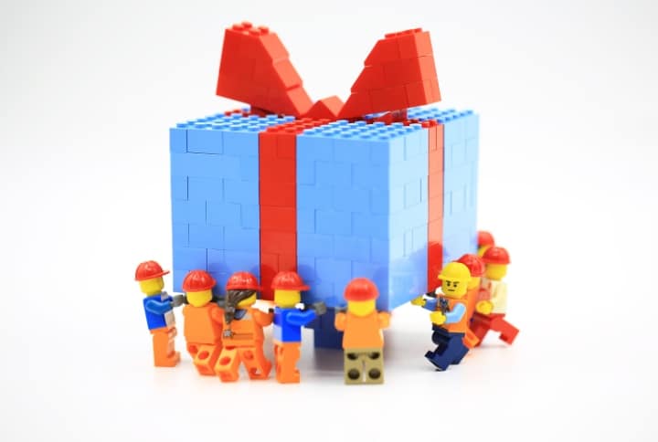 build to gift indoor team building